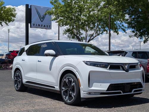 2024 VinFast VF 9 Plus