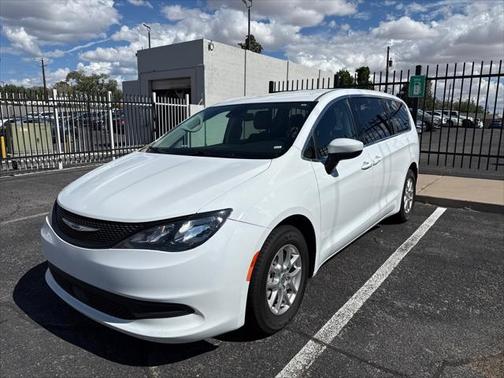 2023 Chrysler Voyager LX