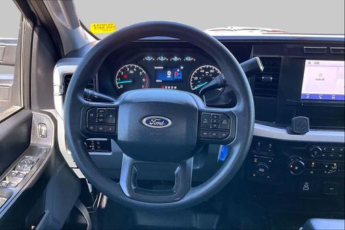 Oxford White 2023 Ford F-250 XL