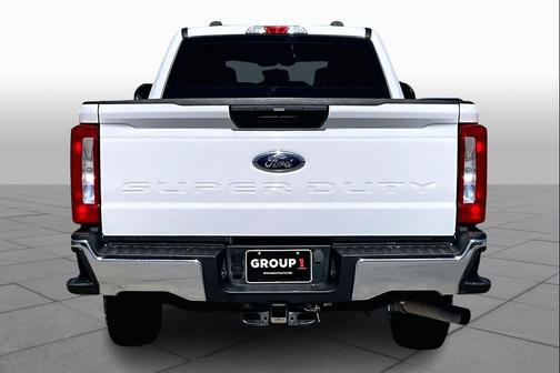 Oxford White 2023 Ford F-250 XL
