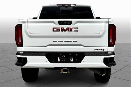 Summit White 2022 GMC Sierra 2500 AT4