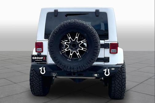 Bright White Clearcoat 2018 Jeep Wrangler JK Unlimited Sahara