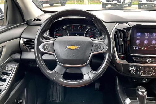 Mosaic Black Metallic 2020 Chevrolet Traverse LT Cloth