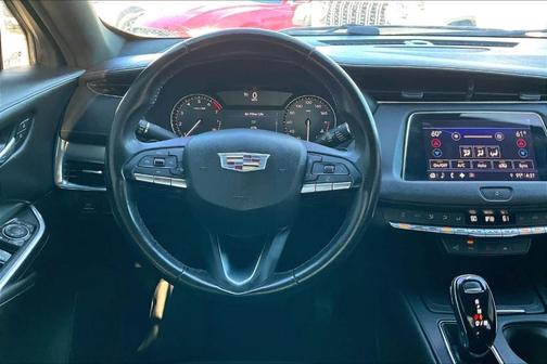 2022 Cadillac XT4 Premium Luxury