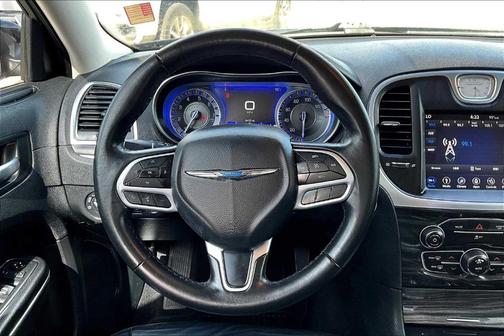 2019 Chrysler 300 Touring L