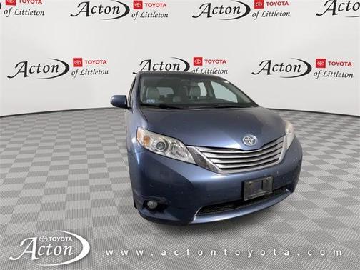 2017 Toyota Sienna XLE