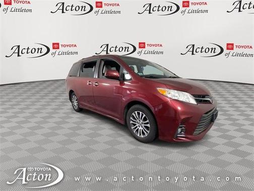 2019 Toyota Sienna XLE