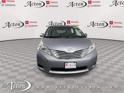 2017 Toyota Sienna LE