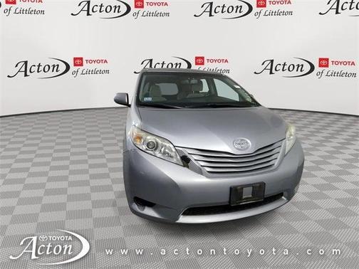 2017 Toyota Sienna LE