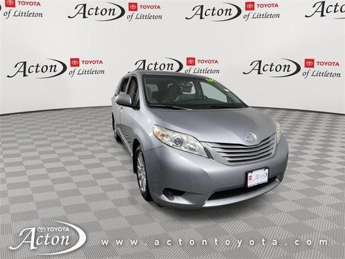 2017 Toyota Sienna LE
