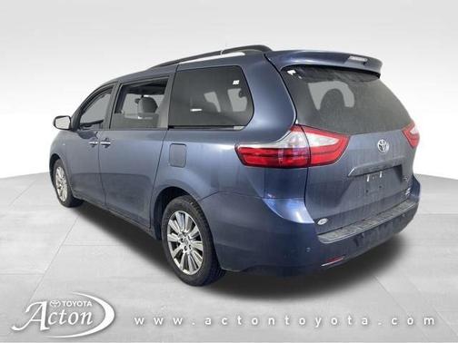 2017 Toyota Sienna XLE