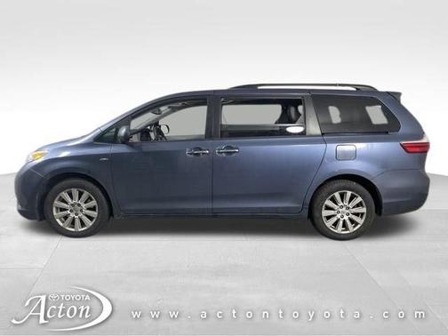 2017 Toyota Sienna XLE