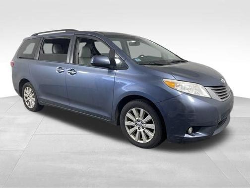 2017 Toyota Sienna XLE