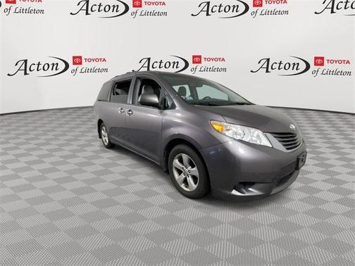2016 Toyota Sienna LE