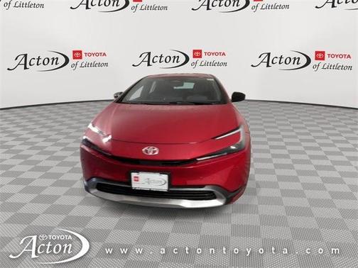 2025 Toyota Prius Plug-In Hybrid SE