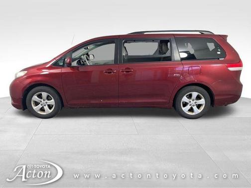 Salsa Red Pearl 2014 Toyota Sienna LE