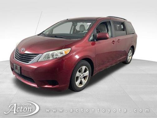 Salsa Red Pearl 2014 Toyota Sienna LE
