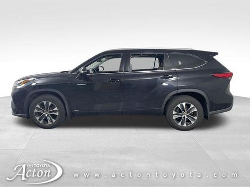 Midnight Black Metallic 2020 Toyota Highlander Hybrid XLE