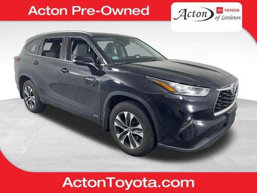 Midnight Black Metallic 2020 Toyota Highlander Hybrid XLE