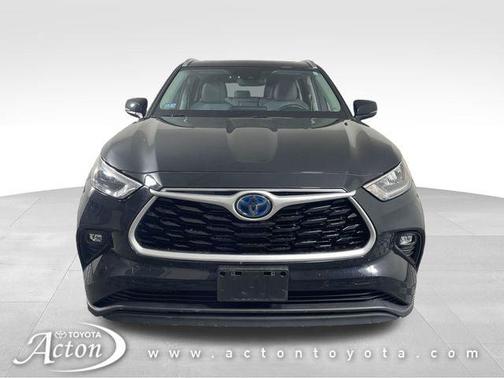 Midnight Black Metallic 2020 Toyota Highlander Hybrid XLE