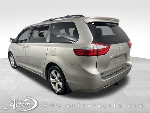 2017 Toyota Sienna LE