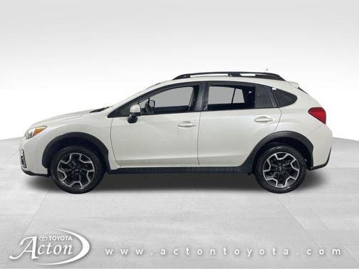 Crystal White Pearl 2017 Subaru Crosstrek 2.0i Premium