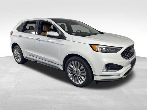 Star White Metallic Tri-Coat 2024 Ford Edge Titanium