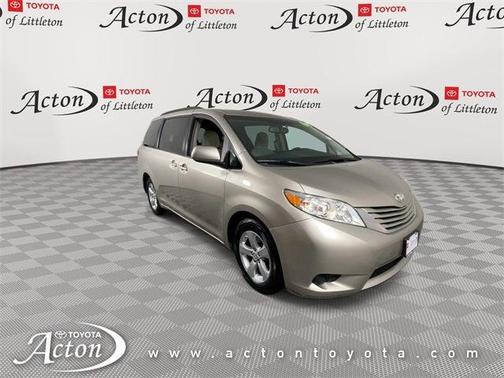 2017 Toyota Sienna LE