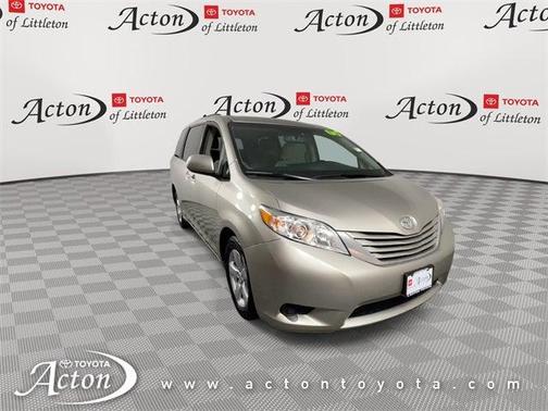 2017 Toyota Sienna LE