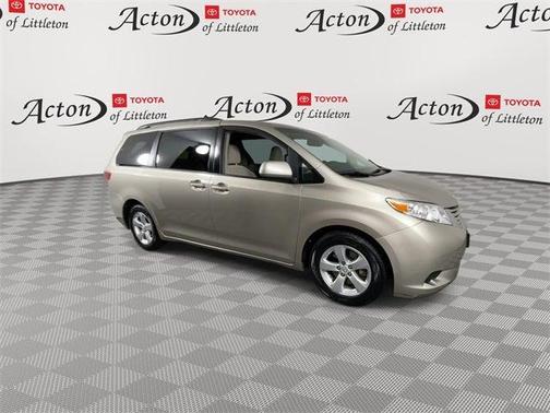 2017 Toyota Sienna LE