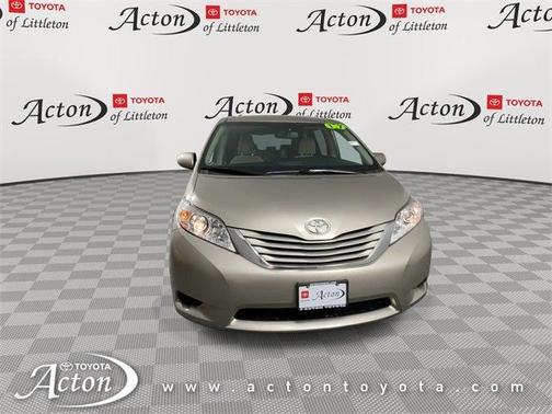 2017 Toyota Sienna LE