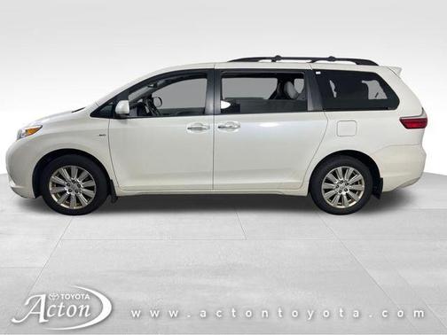 Blizzard Pearl 2017 Toyota Sienna XLE Premium