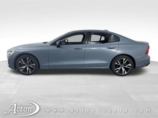 Thunder Gray Metallic 2024 Volvo S60 B5 Plus Dark Theme
