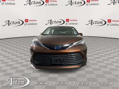 2022 Toyota Sienna LE