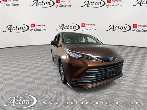 2022 Toyota Sienna LE