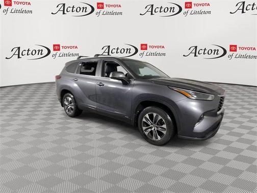 2023 Toyota Highlander Hybrid XLE