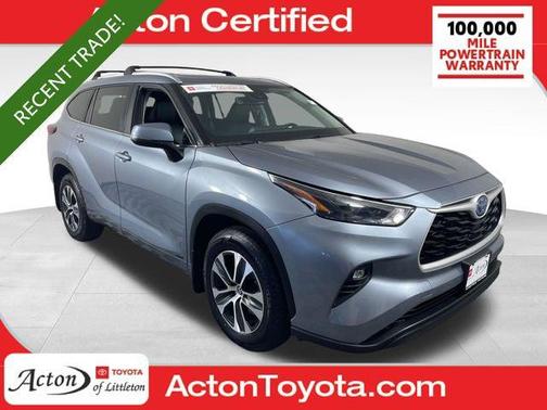 Moon Dust 2023 Toyota Highlander Hybrid XLE