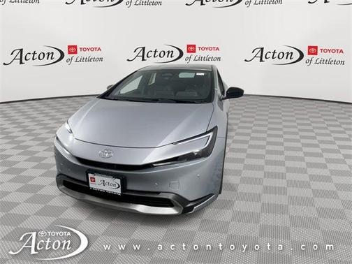 2025 Toyota Prius Plug-In Hybrid SE