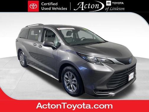 2024 Toyota Sienna LE