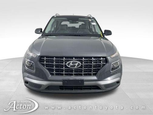 Ecotronic Gray 2025 Hyundai VENUE Limited