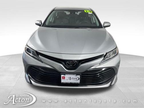 Celestial Silver Metallic 2019 Toyota Camry LE