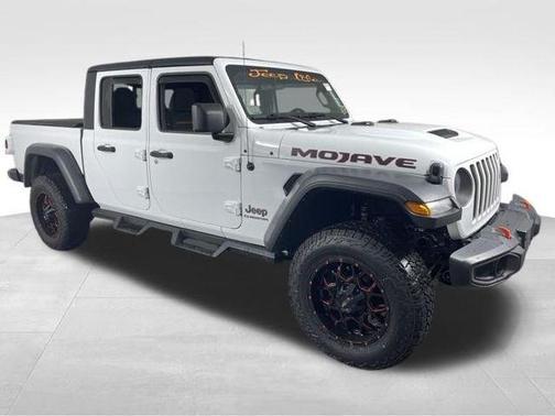 Bright White Clearcoat 2021 Jeep Gladiator Mojave 4x4