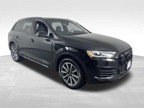 2023 Audi Q7 45 Premium Plus
