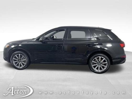2023 Audi Q7 45 Premium Plus