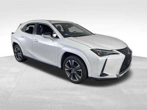 Eminent White Pearl 2023 Lexus UX 250h Base