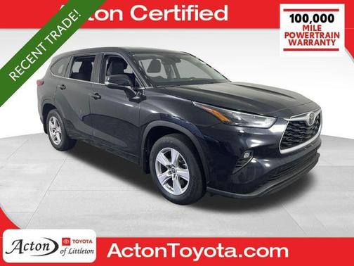 Midnight Black Metallic 2022 Toyota Highlander LE