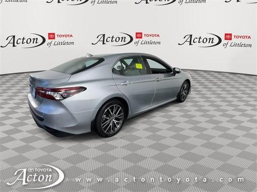 2023 Toyota Camry Hybrid XLE