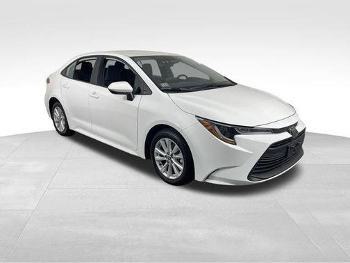 Ice Cap 2025 Toyota Corolla LE