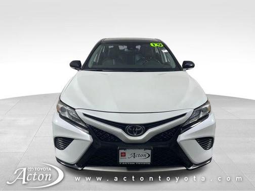 Wind Chill Pearl/Midnight Black Metallic 2019 Toyota Camry XSE