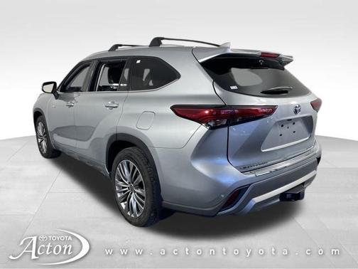 2021 Toyota Highlander Hybrid Platinum